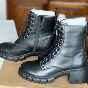 NIB Steve Madden Hybrid Black Leather Rascal Black Sz 8, 10